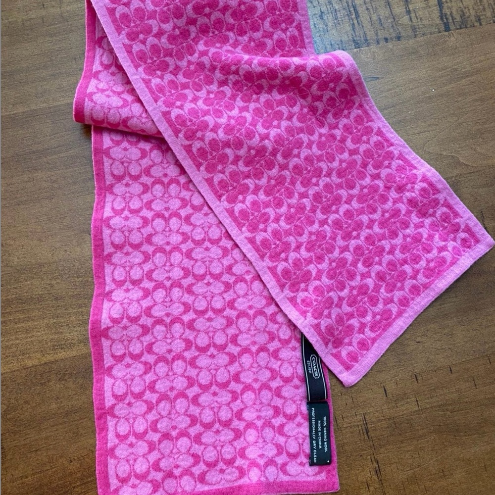 Coach Merino Wool Jacquard Signature C Logo Hot Bright Pink Scarf - Picture 6 of 6